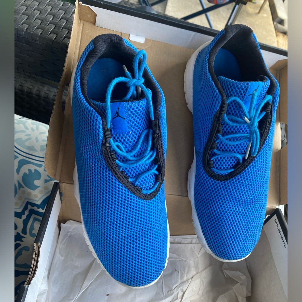 Jordan future size 7y